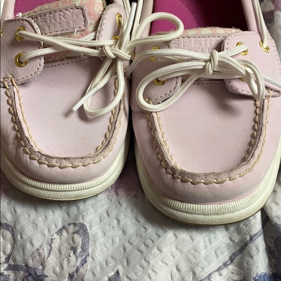 Pink sperry’s - Picture 8 of 10